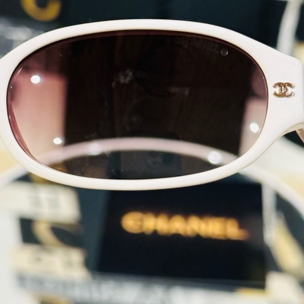CHANEL Slim Sunglasses‎ w/swarovski Stone at the Frame Original Lens w/hardcase - Picture 6 of 13